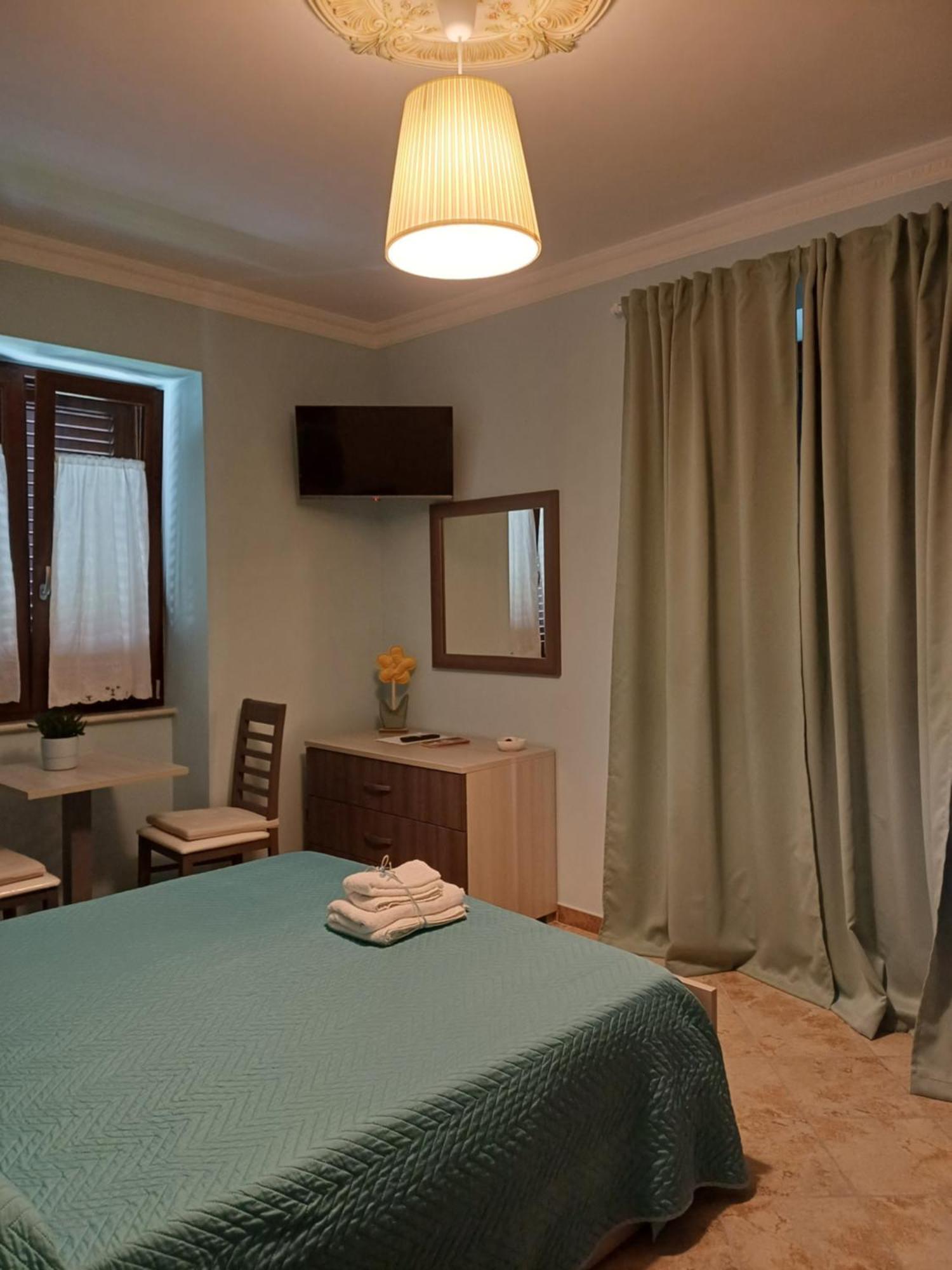 Core A Core Rooms Santo Stefano del Sole Rum bild