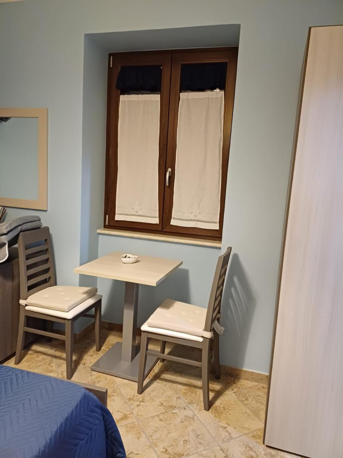 Core A Core Rooms Santo Stefano del Sole Rum bild